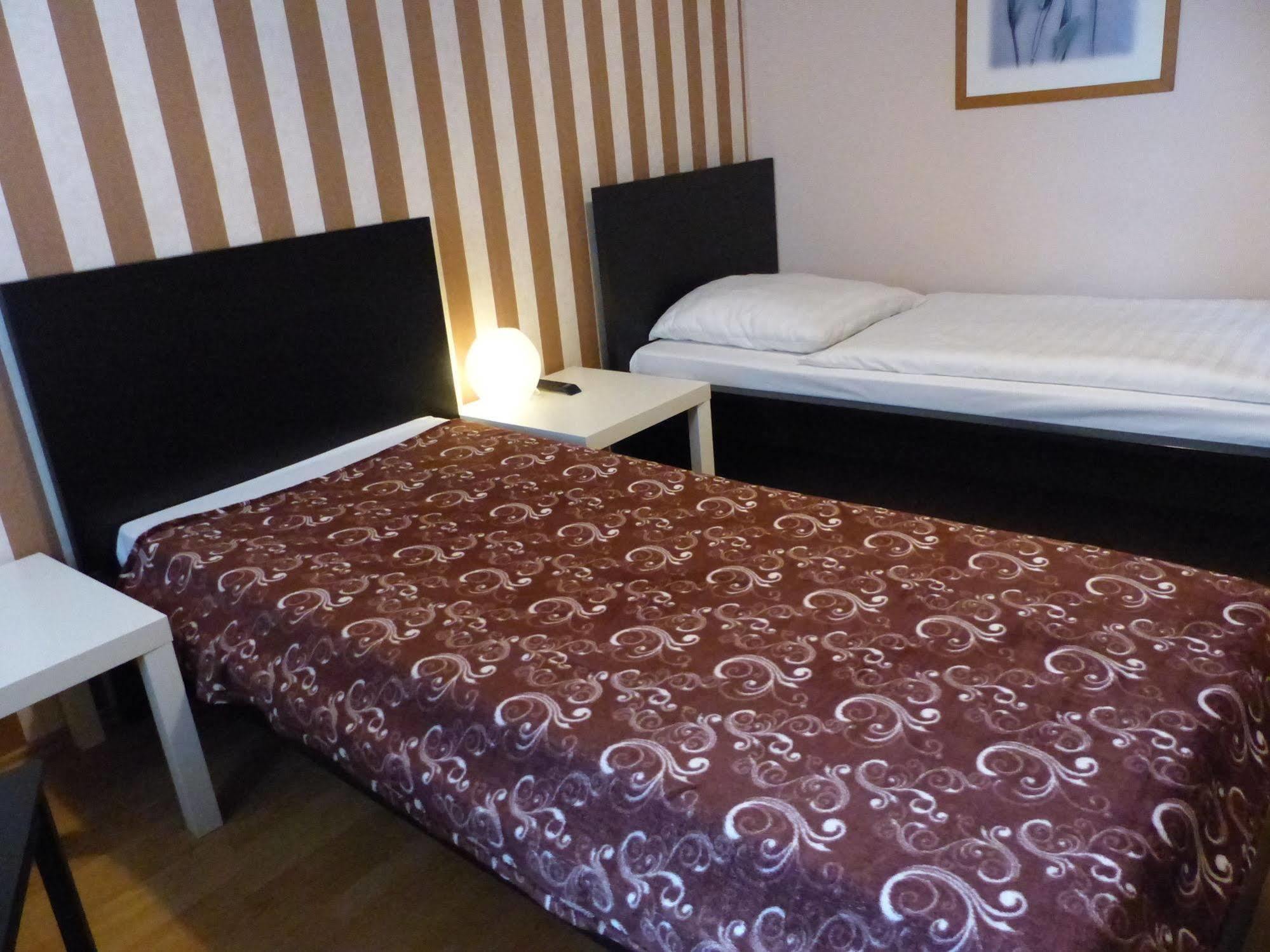 Affittacamere Hotel-pension Charlottenburg *